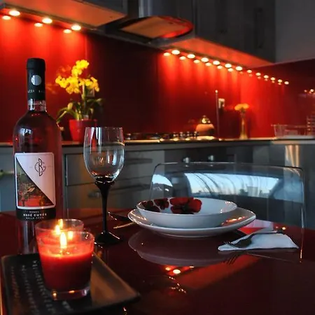 Corporal Apartment *