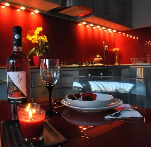 Corporal Apartment *